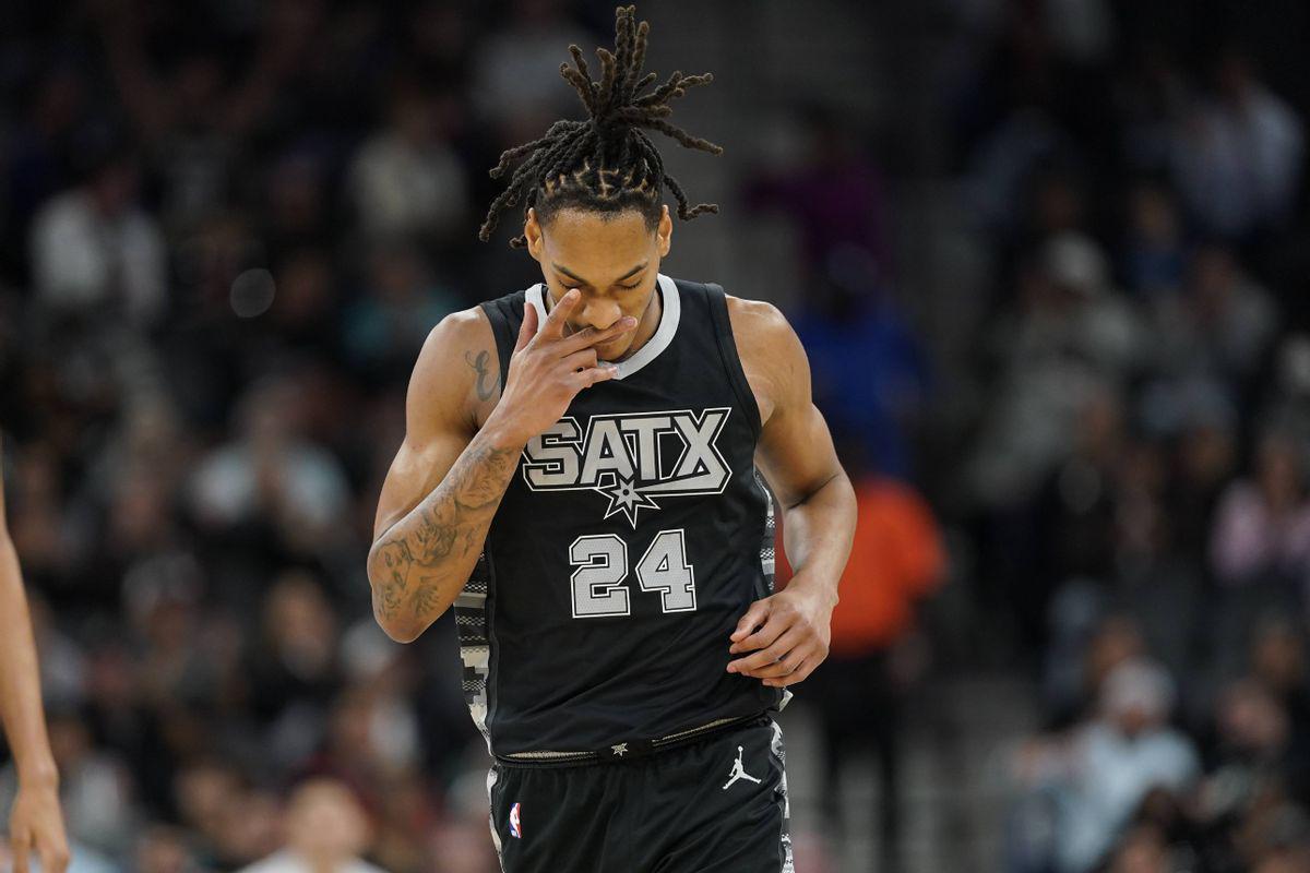 PP电子官方-从马刺老大变成球队“配角”!打了6年NBA,他总算找到自己的定位